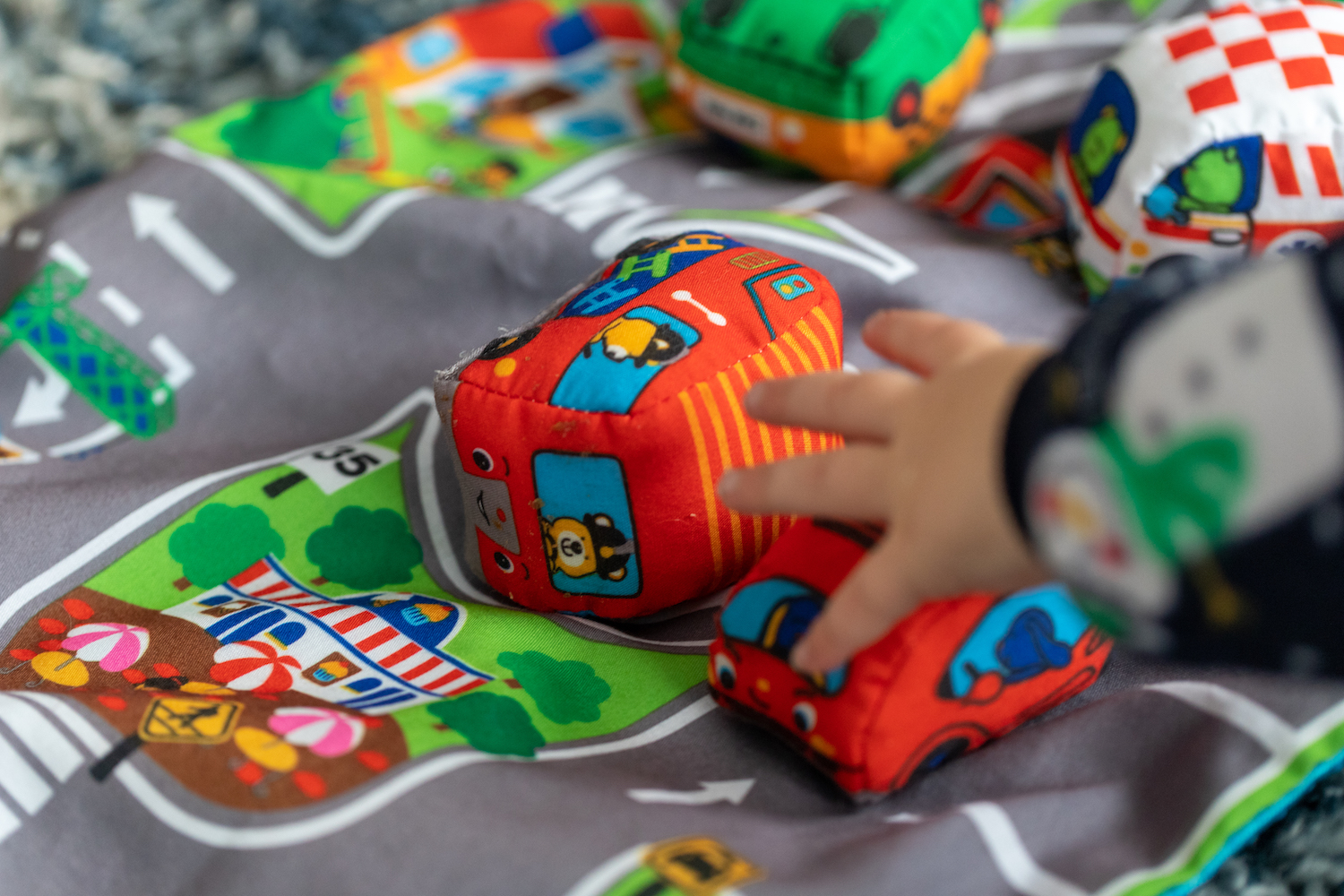 15 Best Travel Toys for Toddlers on Planes, According to Frequent Flyers