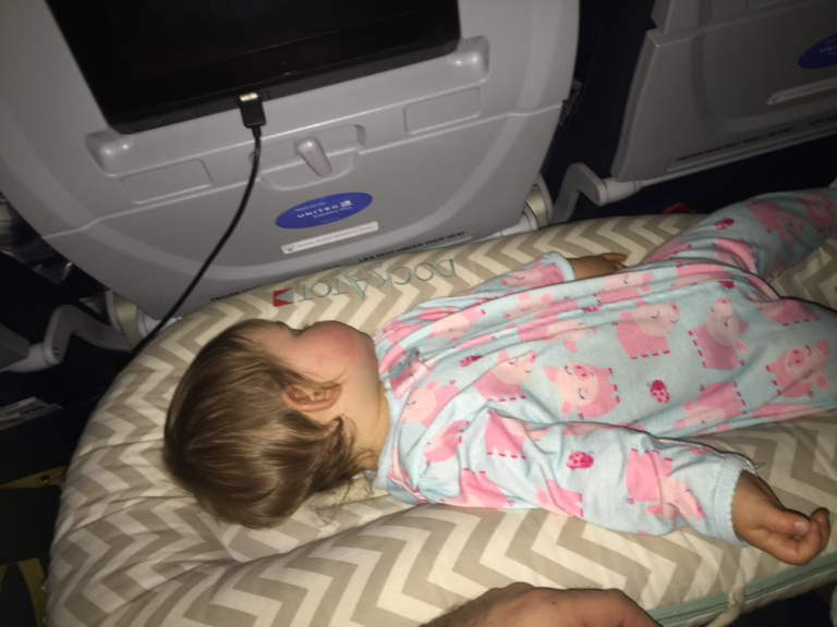 Help Your Toddler Sleep on the Plane by Avoiding These Mistakes