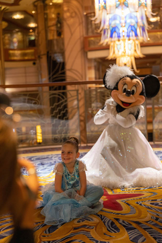 disney cruise minnie mouse